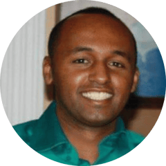 Henok-Round-Headshot