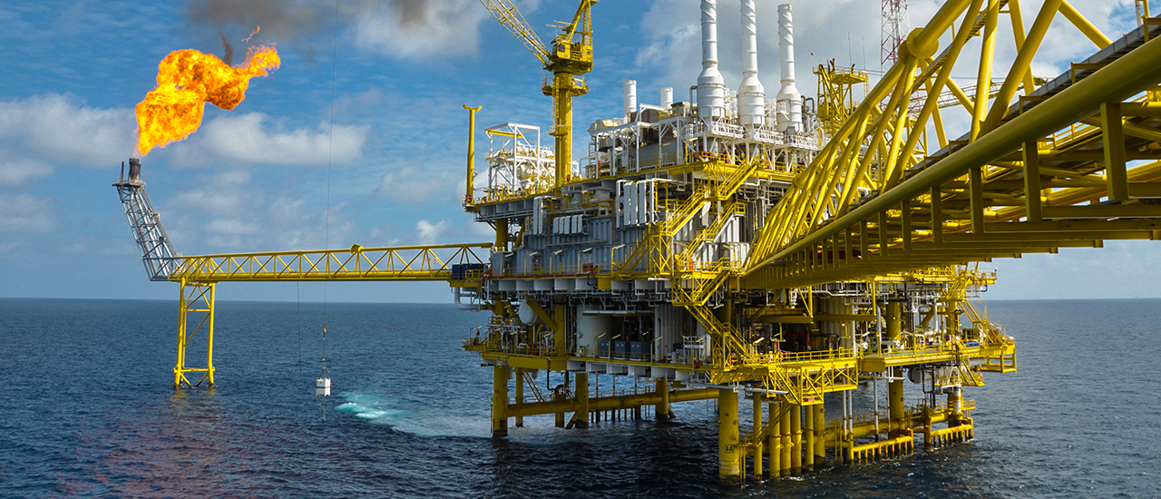 Oil-and-gas-platform-with-gas-burning-explosion-protection